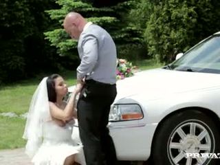 Here cums the Bride - Redt