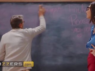 Brazzers - Hot Teacher Bella Rolland Fucked in Class by an Older Man